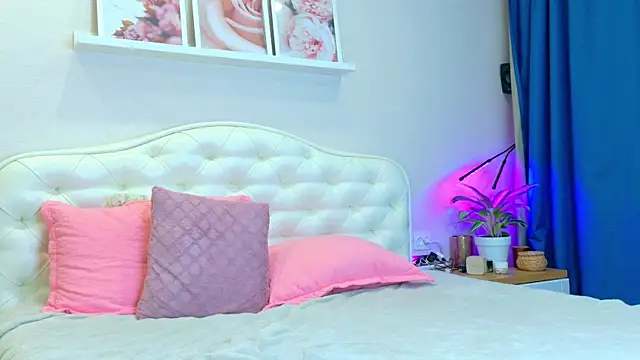 LadySweetWife webcam