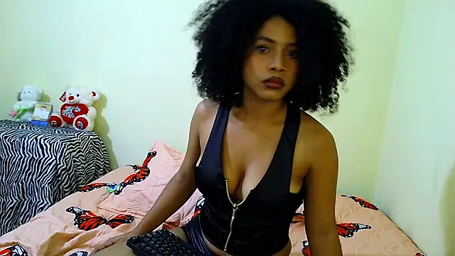 Larita_curly webcam