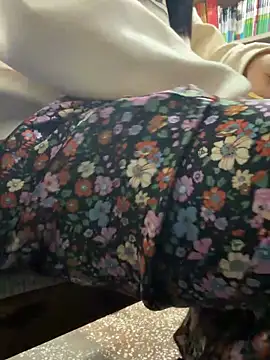 美女zhizhibaobei在线直播