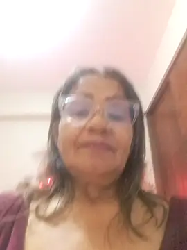 Webcam Model (Vickyfox_)  is live.Free join now!