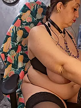 AvaSquirtMilf webcam