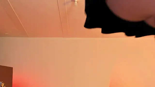 nonbinaryangel webcam