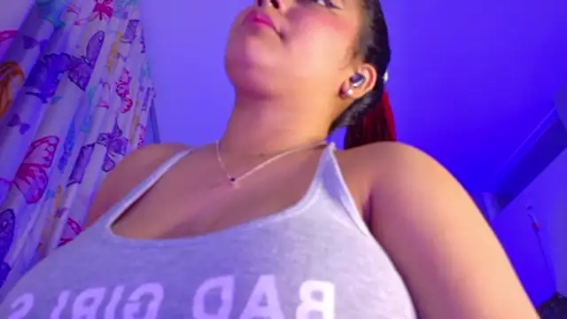 NicolleTaylor webcam