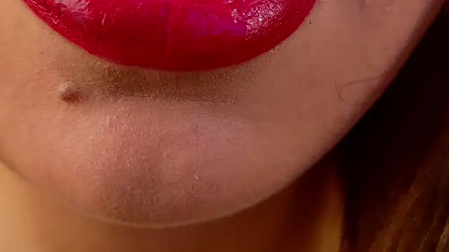 CamillaLarson webcam