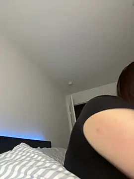 halostar Stripchat cam model