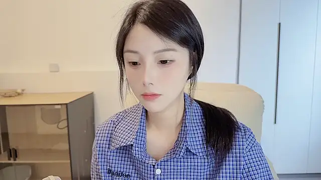 美女HaagenDazs_在线直播