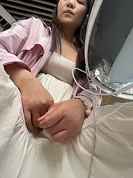 xiaochengzi505 (F milf) - 无内衣逛商场1小时