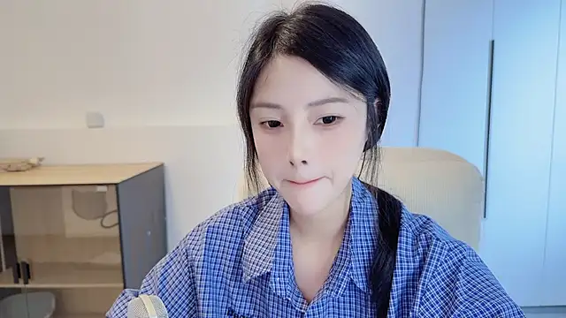 美女HaagenDazs_在线直播