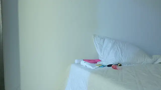 eva_sin18 live sex cam