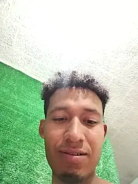 MaskedLatinaX webcam