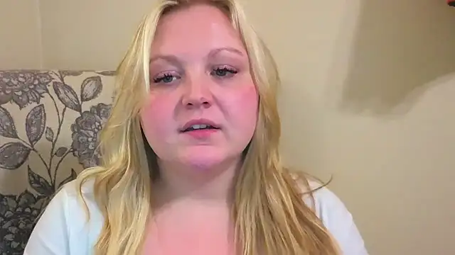 PhatAssBlond webcam