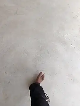 pussyin_monstercock143 webcam