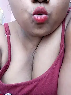 Webcam Model (CUTE-LOVE-SWEETS)  is live.Free join now!