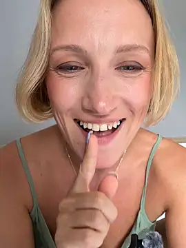 Webcam Model (UmaTruewoman)  is live.Free join now!