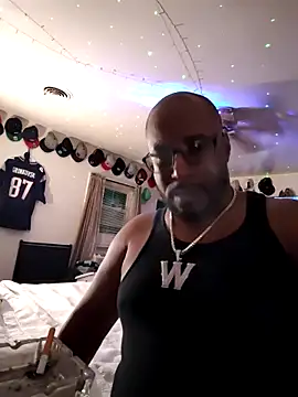 husbandtype (Ask my age) - I'm New here, talk to me nice🙃. MakeMeCuM