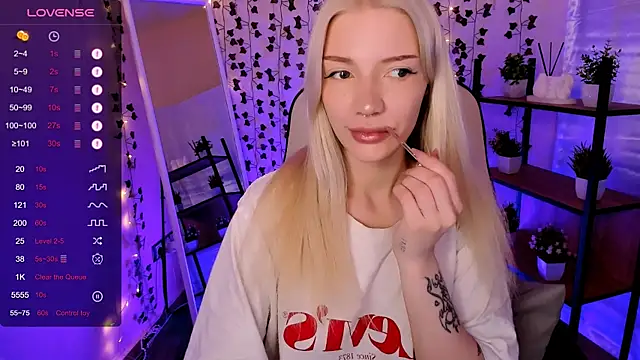 AnyaTaylor_ webcam