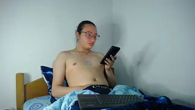 monkeywillwhite webcam