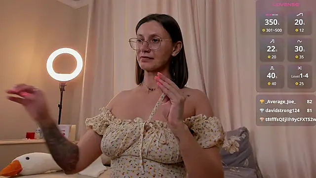 WitchBitch_13 webcam