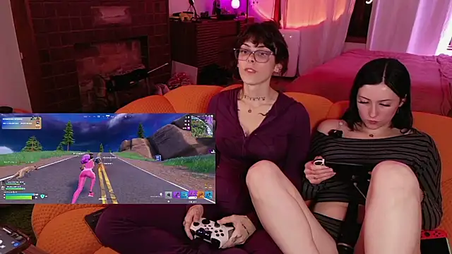  GennaJames chat room