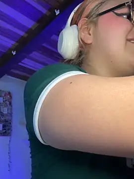 Sophia_Weest99 webcam