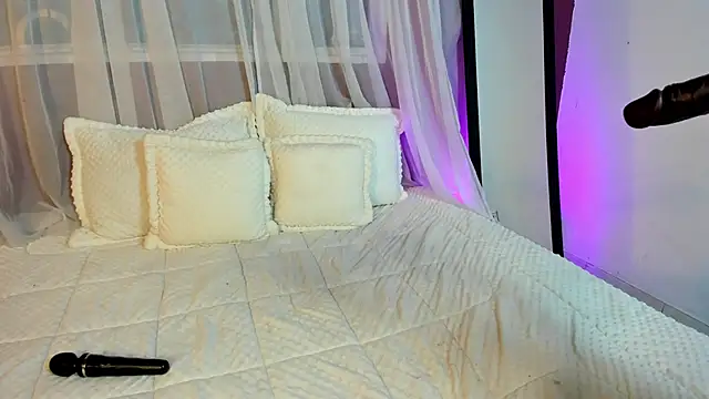 Nicole_Brown1126 webcam