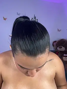 veronica__olsonn webcam