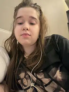 HornyGirlH live sex cam