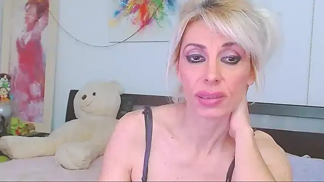 honeylara - HoneyLara's free webcam - UK Sex Cams