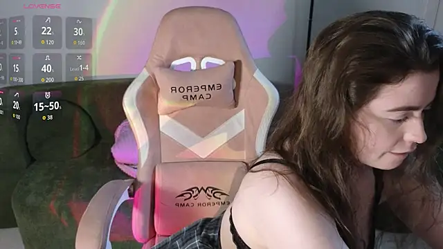 LovingWhisperr webcam