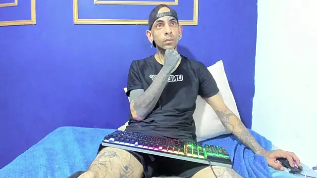 demon_rose_ (Ask my age) - I caress myself