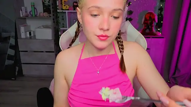 luna_cross - Luna_cross's free webcam - UK Sex Cams