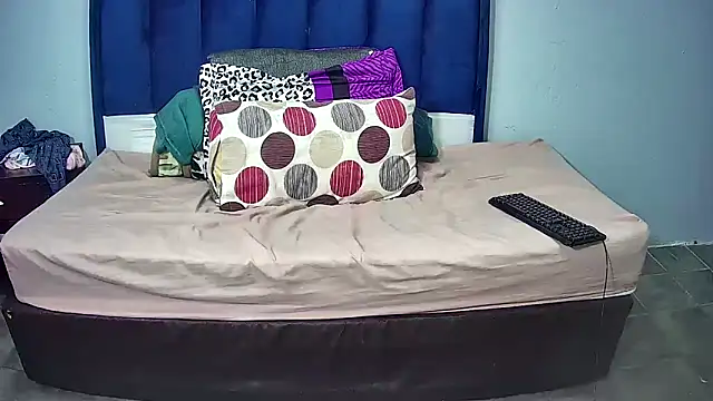 Exotic_FreakyQueen webcam