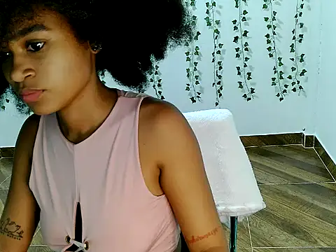 Akemy_Saunders webcam