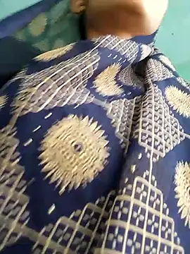 Webcam Model (Jooli_cuty)  is live.Free join now!