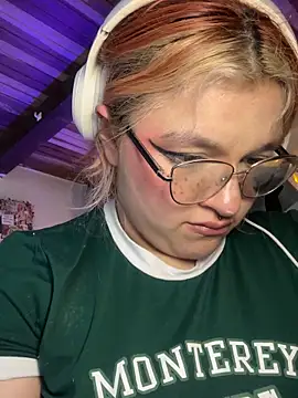 Sophia_Weest99 webcam