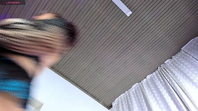 Mariia_Paulaa webcam