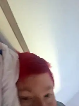 Webcam Model (dieGeile0411) is live