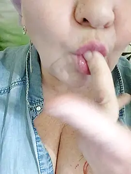 Webcam Model (ForgeMeNot51)  is live.Free join now!