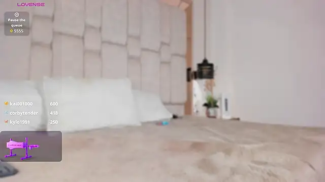 REINA_ADAHARA webcam