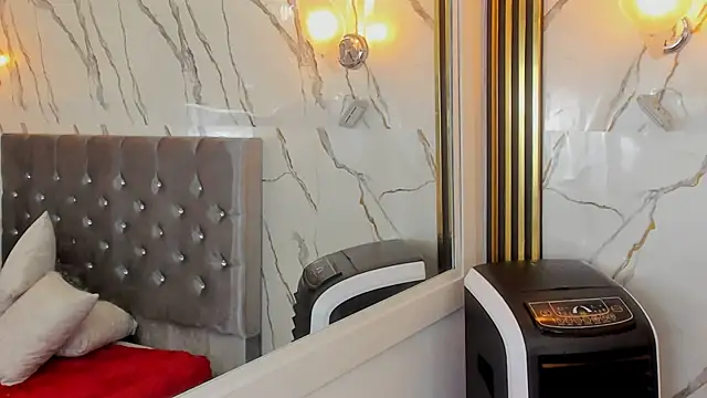 vanessa_saquirt webcam