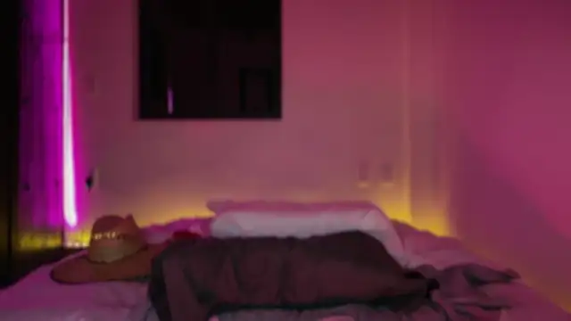 mcklister_kinky_feets webcam