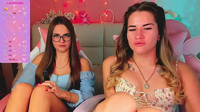 hotty_girls_here (G young) - HOT KISS