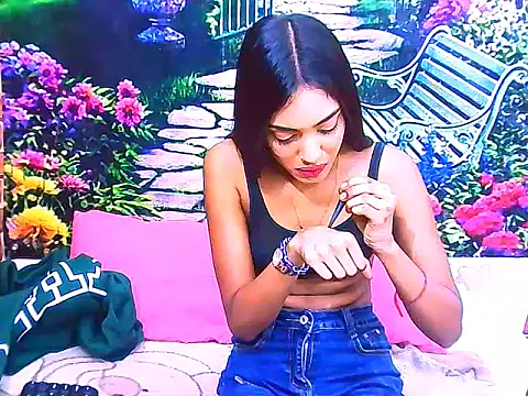 IndianPretty14u2Luv webcam