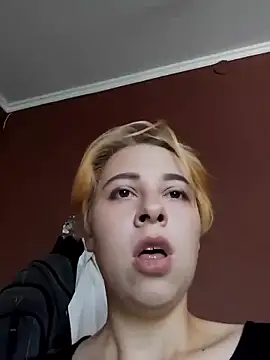 Gussie_Bridie webcam