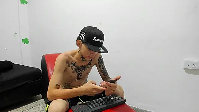 StraightBoy_Nick webcam