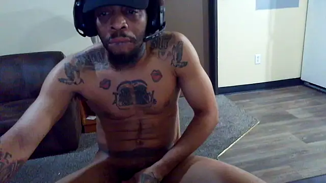 thefreakscomeoutatnight webcam