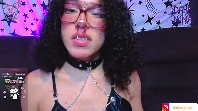 dark_nina__ webcam