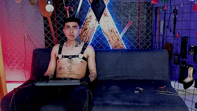 dena_bdsm (Ask my age) - pinch nipples with pliers