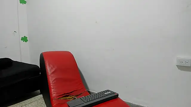 StraightBoy_Nick webcam