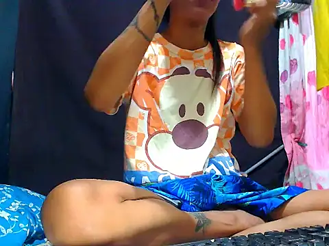 AwesomeMistress_Bigcock webcam